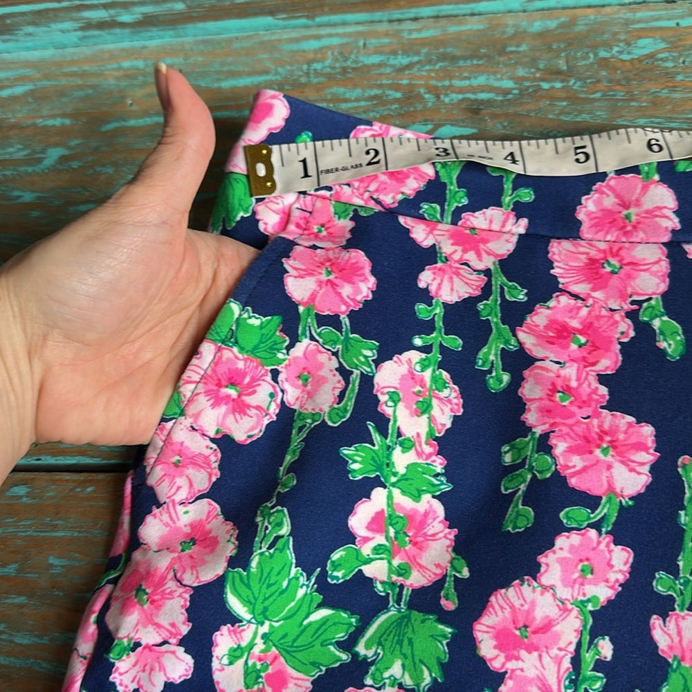 Lilly Pulitzer Darci Stretchy Knit Floral Print Scalloped Edge Shorts Size 4 - Picture 10 of 12